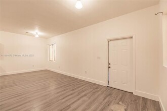 445 NW 77th St, Unit 445 in Miami, FL - Building Photo - Building Photo