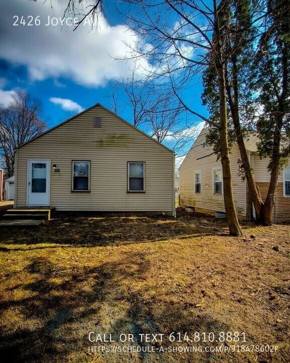 2426 Joyce Ave in Columbus, OH - Foto de edificio