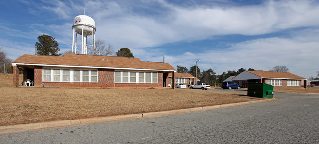 500-560 N Church St in Clayton, NC - Building Photo - Building Photo