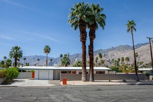2007 E Andreas Rd in Palm Springs, CA - Building Photo