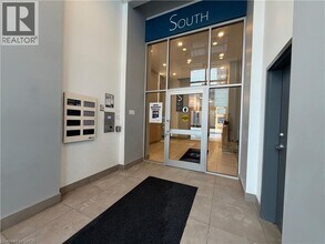 239 Albert St in Waterloo, ON - Building Photo - Building Photo