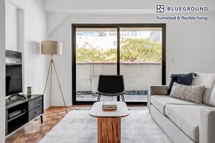 360 W 34th St. in New York, NY - Building Photo