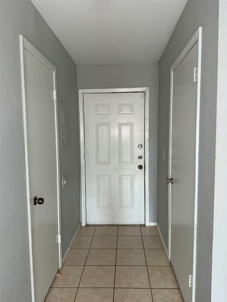 732 W Collins St in Denton, TX - Foto de edificio - Building Photo