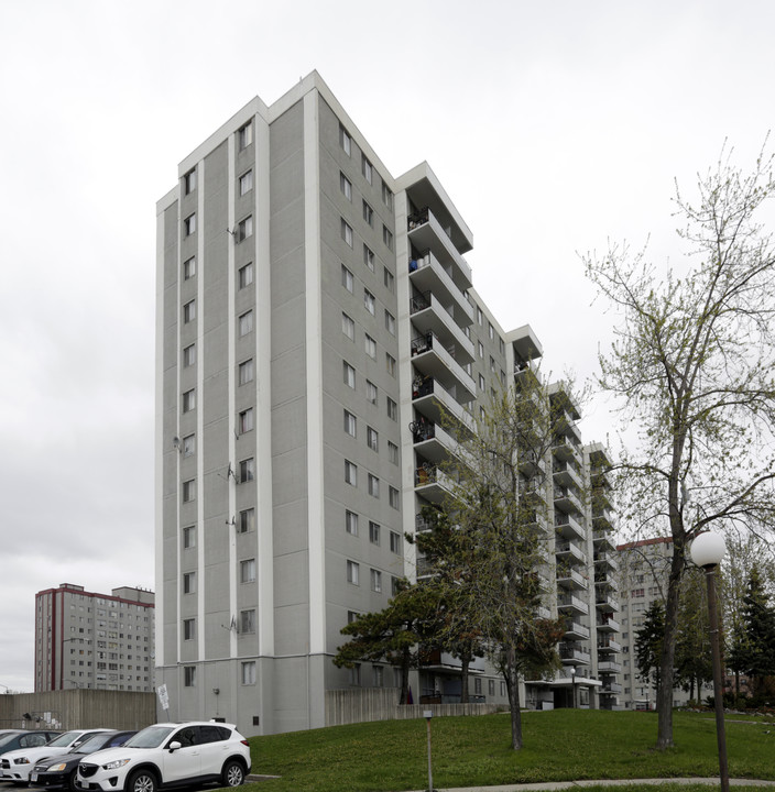 940 Caledonia Rd in Toronto, ON - Building Photo