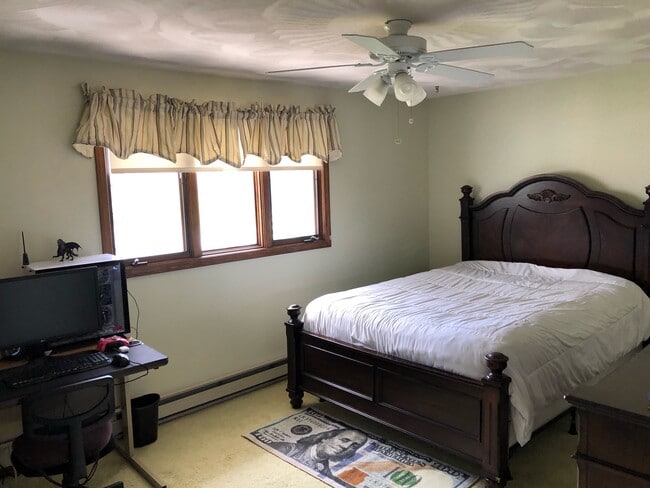 8686 Tibbitts Rd in New Hartford, NY - Building Photo - Building Photo