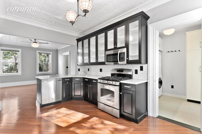 124 Ainslie St in Brooklyn, NY - Building Photo - Building Photo