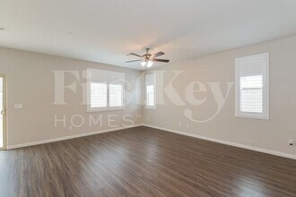 153 Volti Subito Way in Henderson, NV - Building Photo - Building Photo