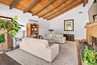 4611 Vista De La Tierra in Del Mar, CA - Building Photo - Building Photo