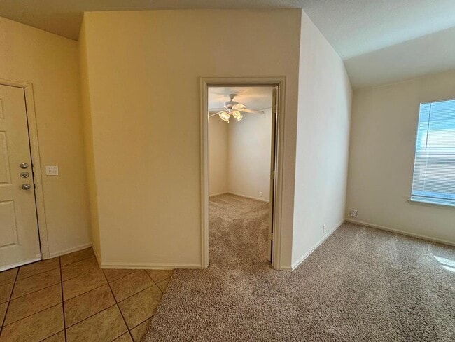 172 Spruce Dr in Kyle, TX - Building Photo - Building Photo
