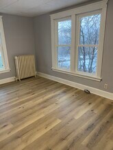 1227 E 3rd St, Unit c in Duluth, MN - Foto de edificio - Building Photo