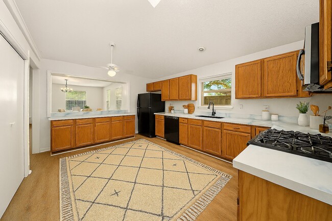 property at 2935 Auburn Dr