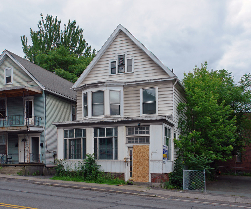 190-192 Hoosick St in Troy, NY - Building Photo