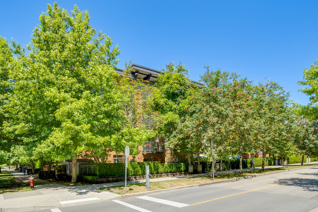 2280 Wesbrook Mall in Vancouver, BC - Building Photo - Building Photo