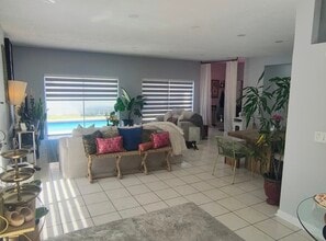 531 NW 205th Ave in Pembroke Pines, FL - Building Photo - Building Photo