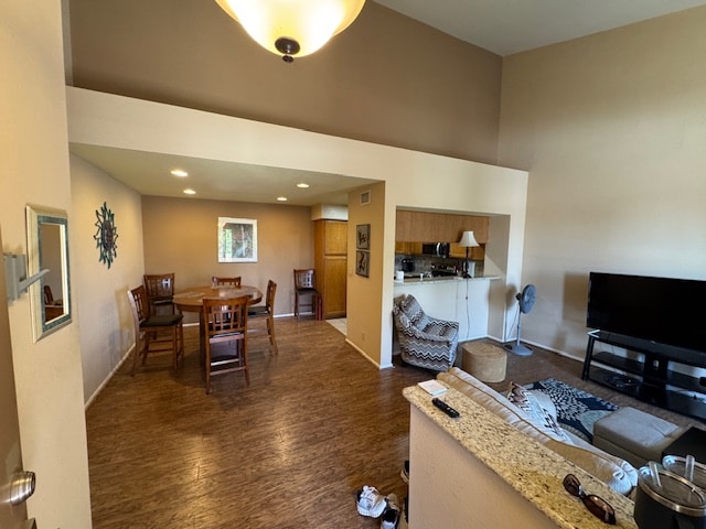 property at 9708 E Vía Linda