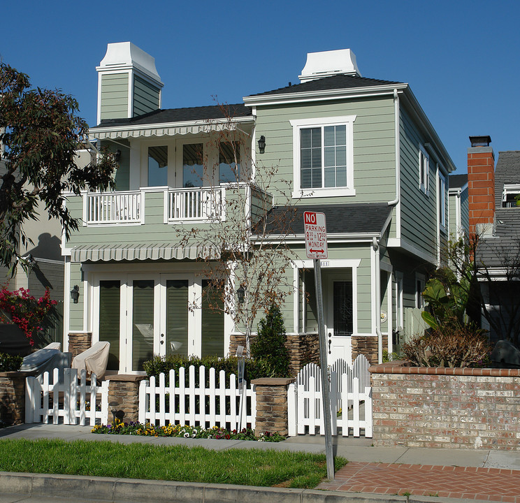 511 Narcissus Ave in Corona Del Mar, CA - Building Photo