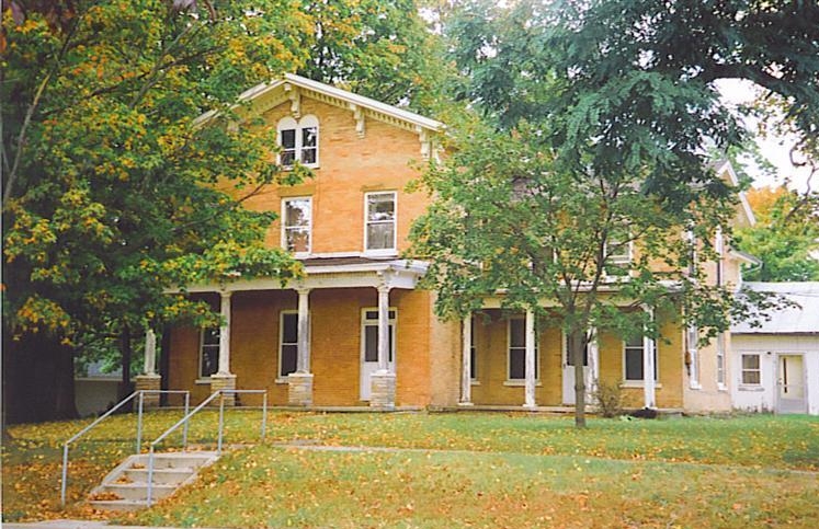 9 North St in Hillsdale, MI - Foto de edificio