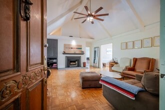 1321 Hayworth Ave in West Hollywood, CA - Foto de edificio - Building Photo