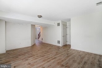 8408 Jovin Cir in Springfield, VA - Building Photo - Building Photo