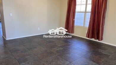 9842 W Tonopah Dr in Peoria, AZ - Foto de edificio - Building Photo