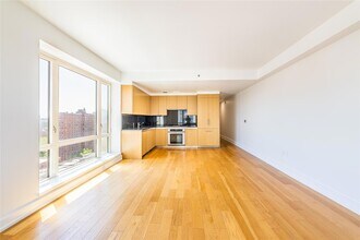 1280 5th Ave, Unit 16-E in New York, NY - Building Photo - Building Photo