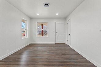 700 Santa Fe Dr in Clinton, OK - Building Photo - Building Photo