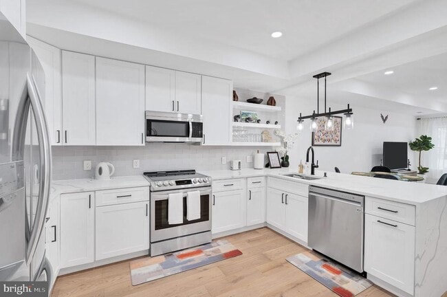 property at 927 Kennedy St NW