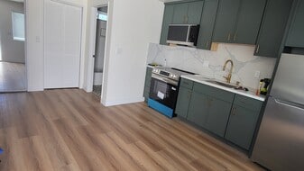 10832 1/2 Odell Ave in Los Angeles, CA - Building Photo