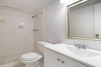 2930 Forest Hills Blvd-Unit -B205 in Coral Springs, FL - Building Photo - Building Photo
