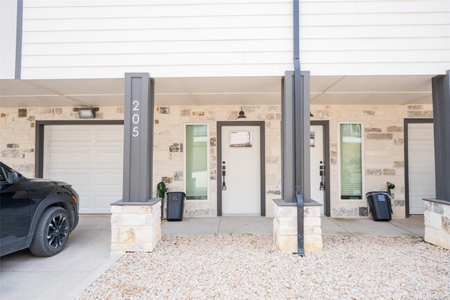 2519 Washington St in Waller, TX - Building Photo - Building Photo