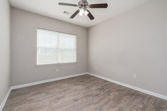 Stallion Pointe Apartments in Fort Worth, TX - Foto de edificio - Interior Photo
