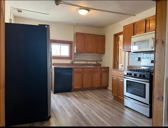 60 Rathbun St, Unit 3R in Woonsocket, RI - Building Photo - Building Photo