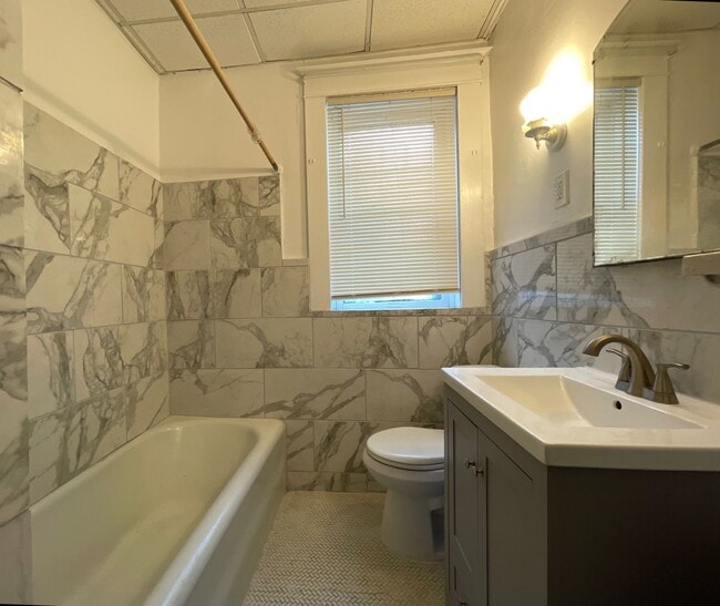 4446 Floriss Pl, Unit First Floor in St. Louis, MO - Foto de edificio - Building Photo