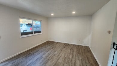579 James Ave, Unit 4 in South Lake Tahoe, CA - Building Photo - Building Photo