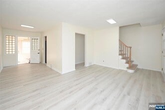 33-04-IX Halsey Rd in Fair Lawn, NJ - Building Photo - Building Photo