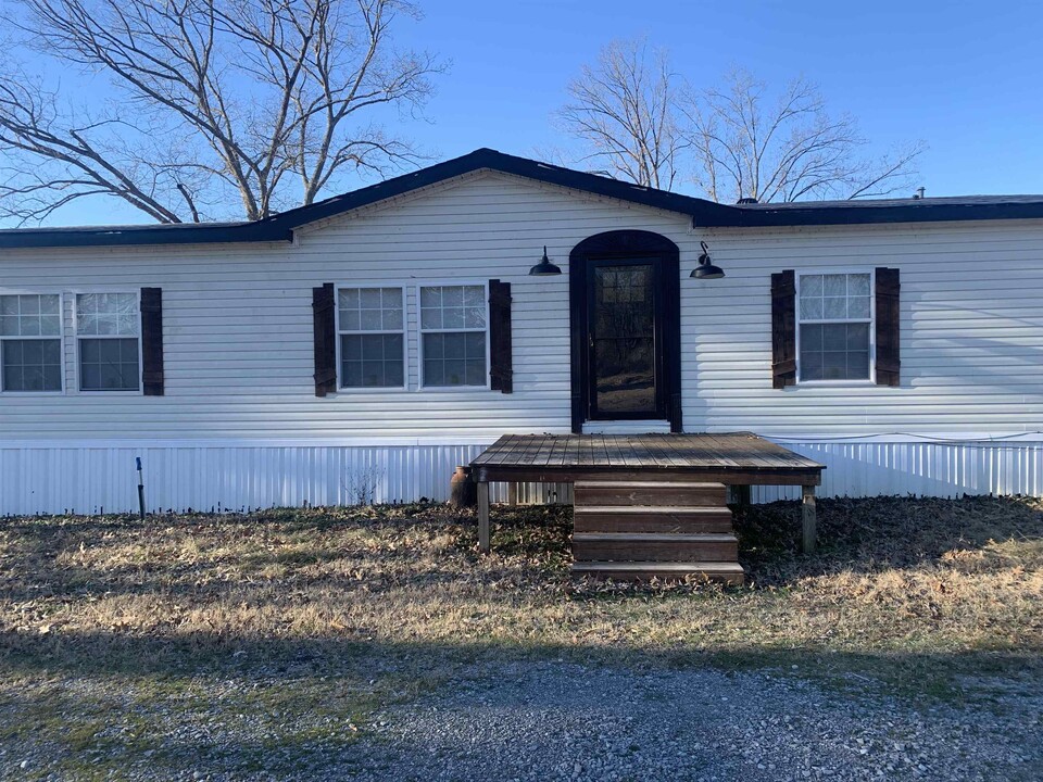 1049 Keeling Rd in Stanton, TN - Building Photo