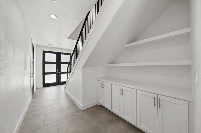 property at 5341 Larkin St