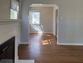 11527 Albers St in North Hollywood, CA - Building Photo - Building Photo