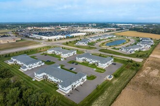 Heritage Farm Estates in Plover, WI - Foto de edificio - Building Photo