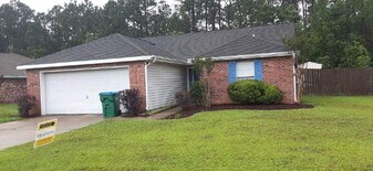 14078 Gladys St in Gulfport, MS - Building Photo