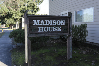 Madison House in Salem, OR - Building Photo - Building Photo