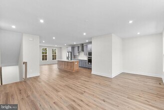 42173 Berrier Farms Ter, Unit 4108 in Chantilly, VA - Building Photo - Building Photo