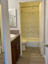 Monterey Apartments in Los Angeles, CA - Foto de edificio - Building Photo