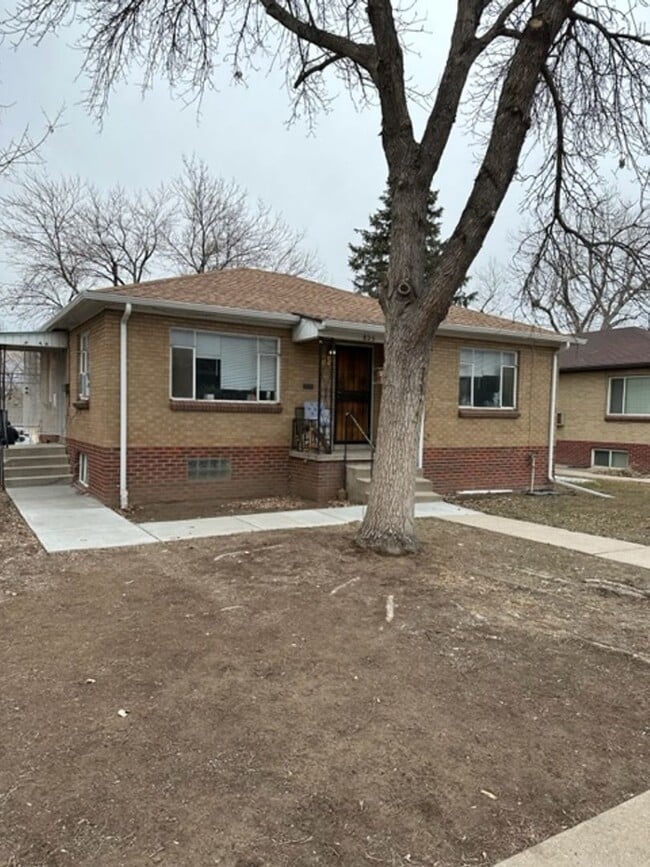 property at 825 S Ogden St