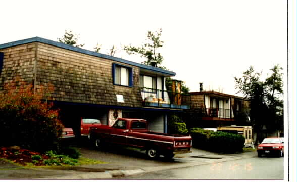 Stoneridge Townhomes in Bellevue, WA - Building Photo