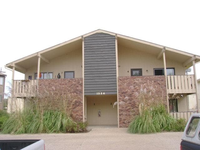 Hillsdale Apartments