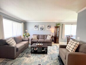450 Bradshaw E Ln in Palm Springs, CA - Building Photo - Building Photo