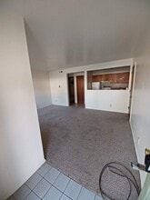 675 Portis St, Unit 675 - 14 in Ste Genevieve, MO - Foto de edificio - Building Photo