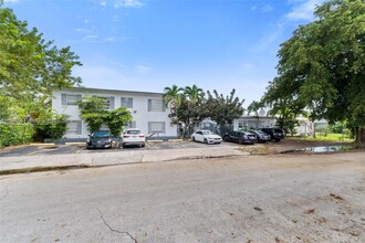 1843 Dewey St in Hollywood, FL - Building Photo - Building Photo