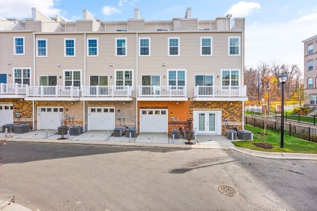 9642 Weshire Dr in Upper Marlboro, MD - Building Photo - Building Photo